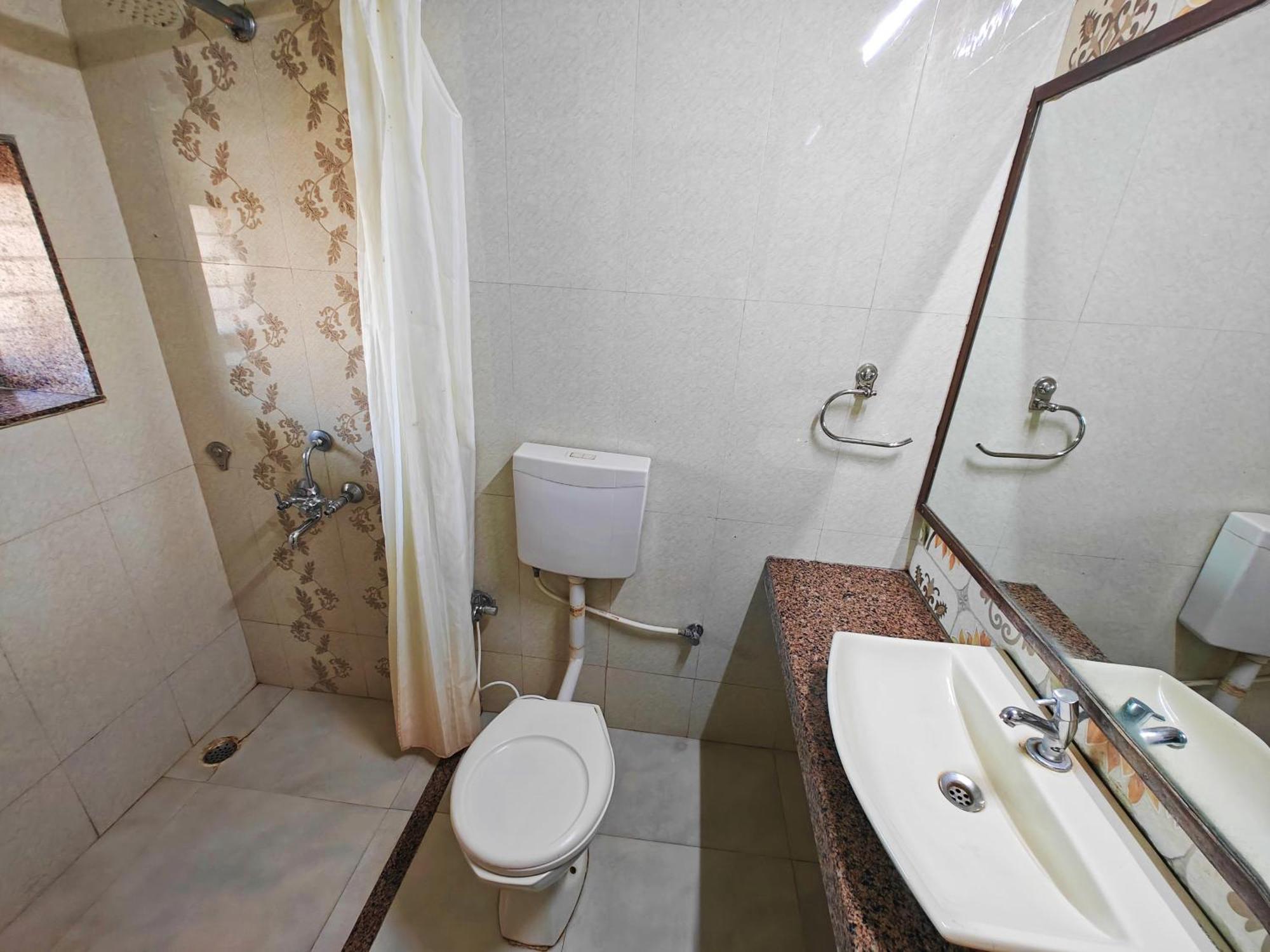 Hotel Saraswati Ābu Eksteriør billede