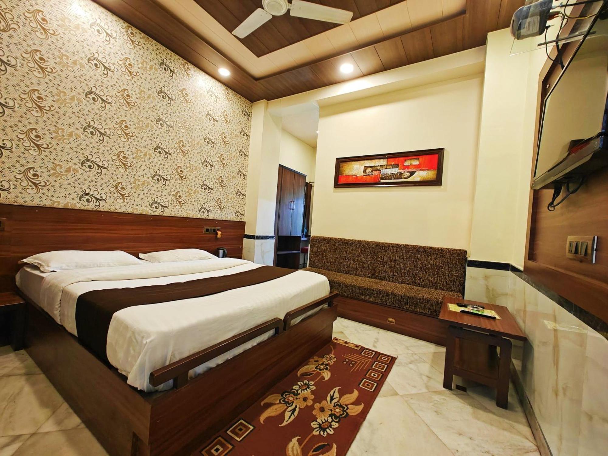 Hotel Saraswati Ābu Eksteriør billede