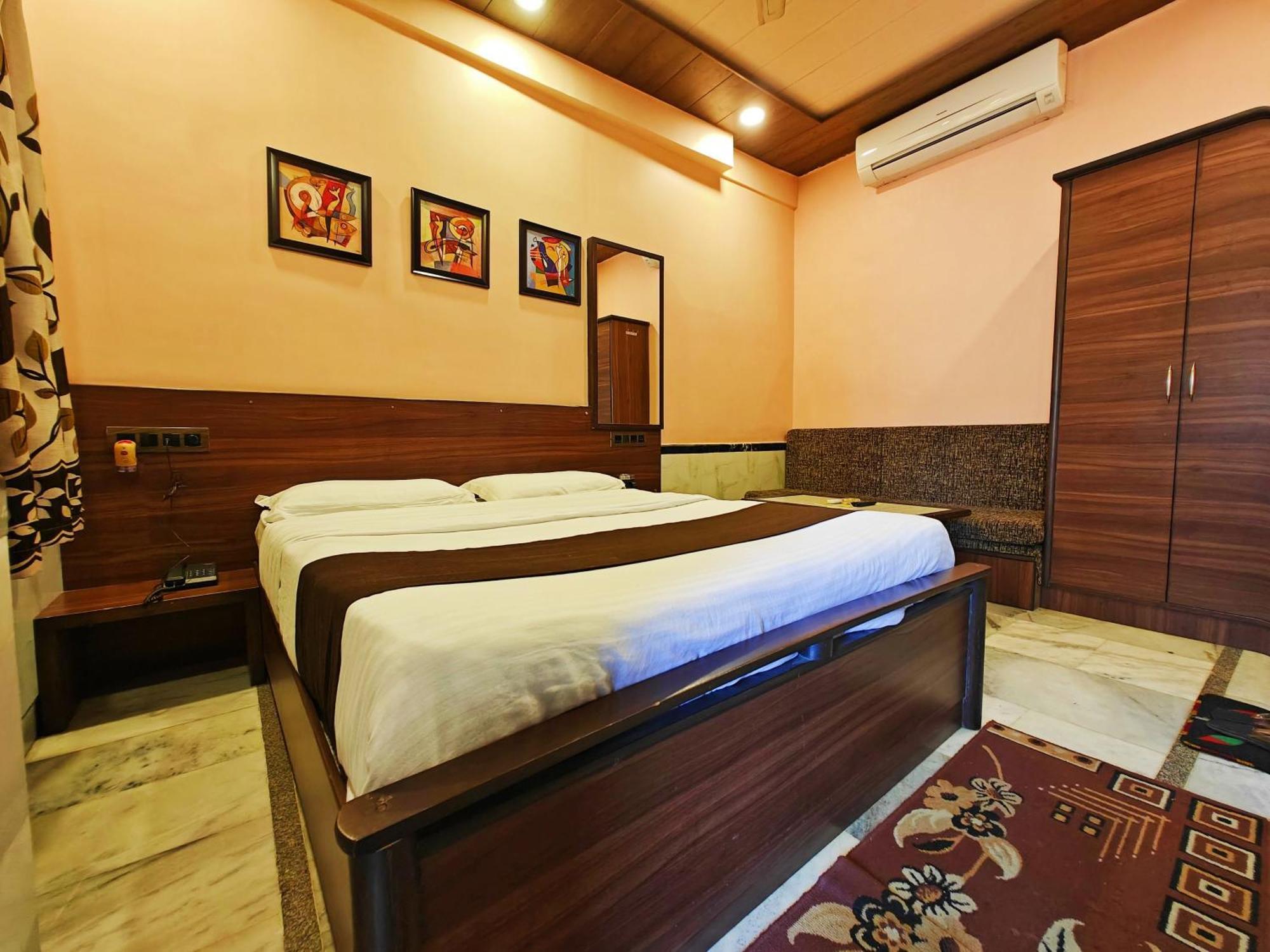 Hotel Saraswati Ābu Eksteriør billede